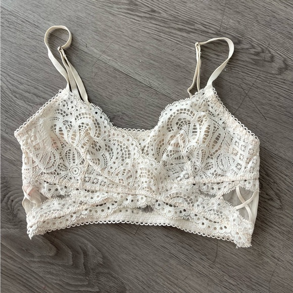 Victoria’s Secret white lace bralette small - Picture 1 of 3